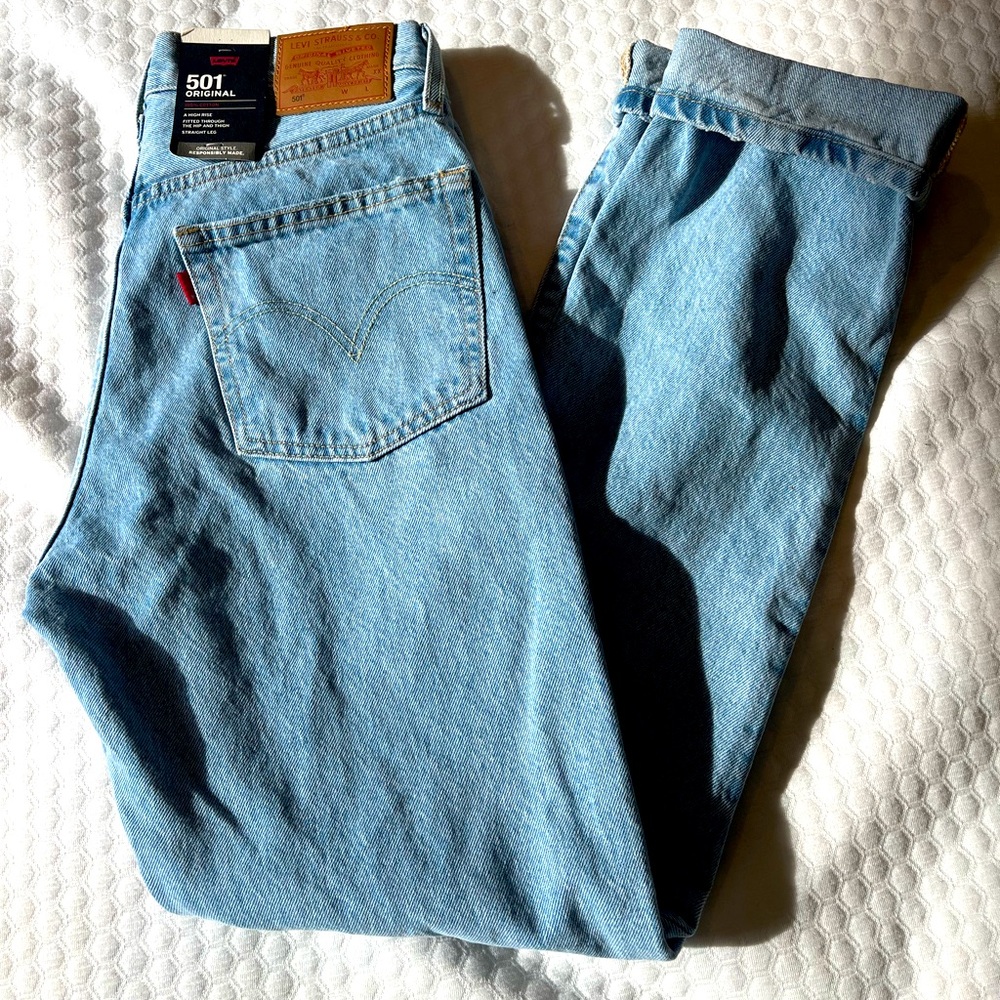 Levi 501 NWT 26x30 Denim Jeans!